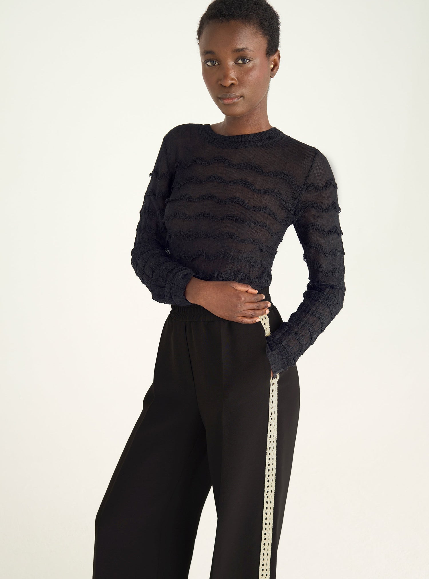 Wide pants with lace