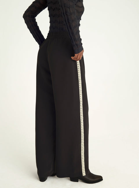 Wide pants with lace