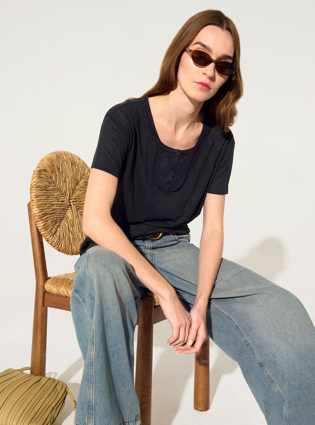 Black pleated straight T-shirt