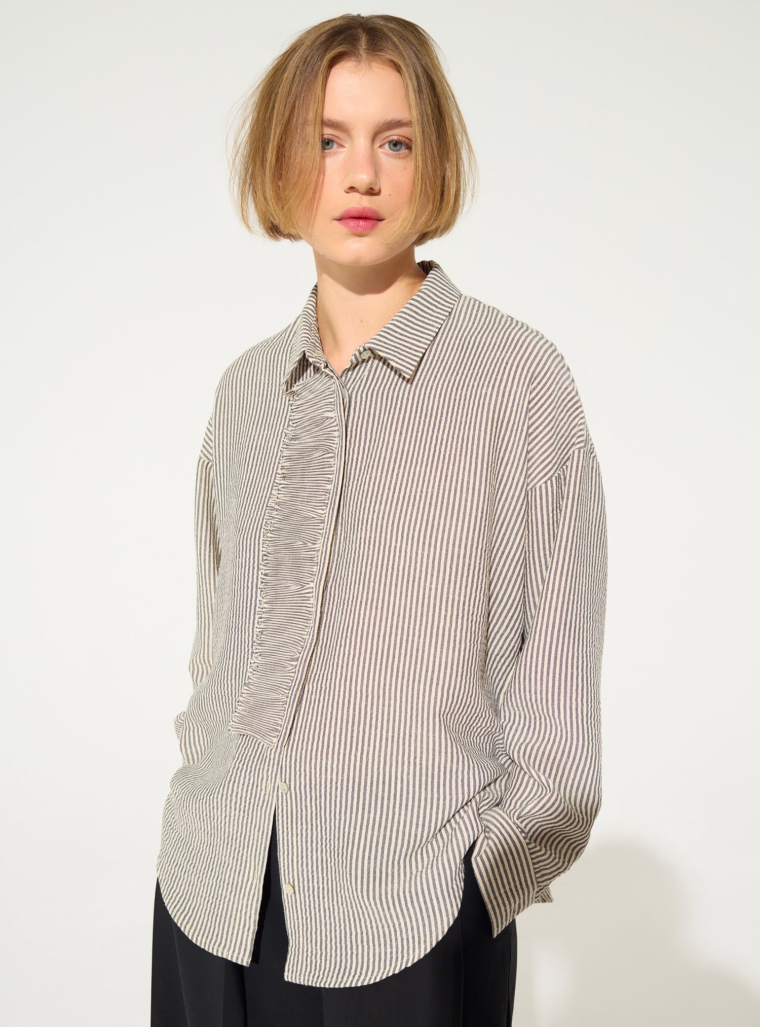 Oversized striped pleated shirt