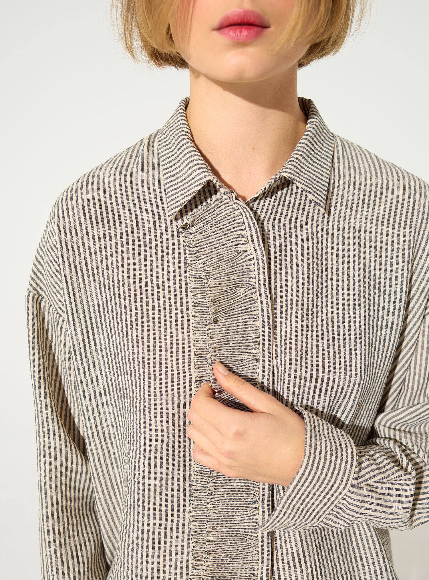 Oversized striped pleated shirt