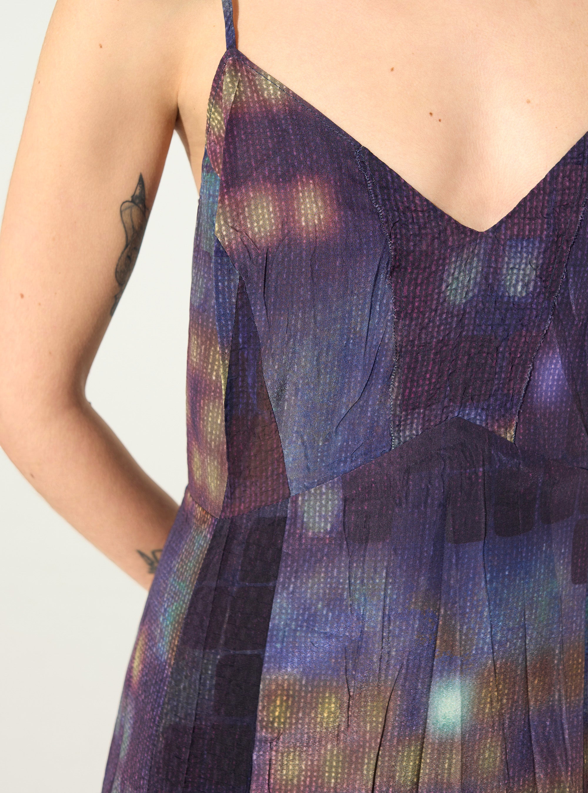Purple house print pleated fitted dress