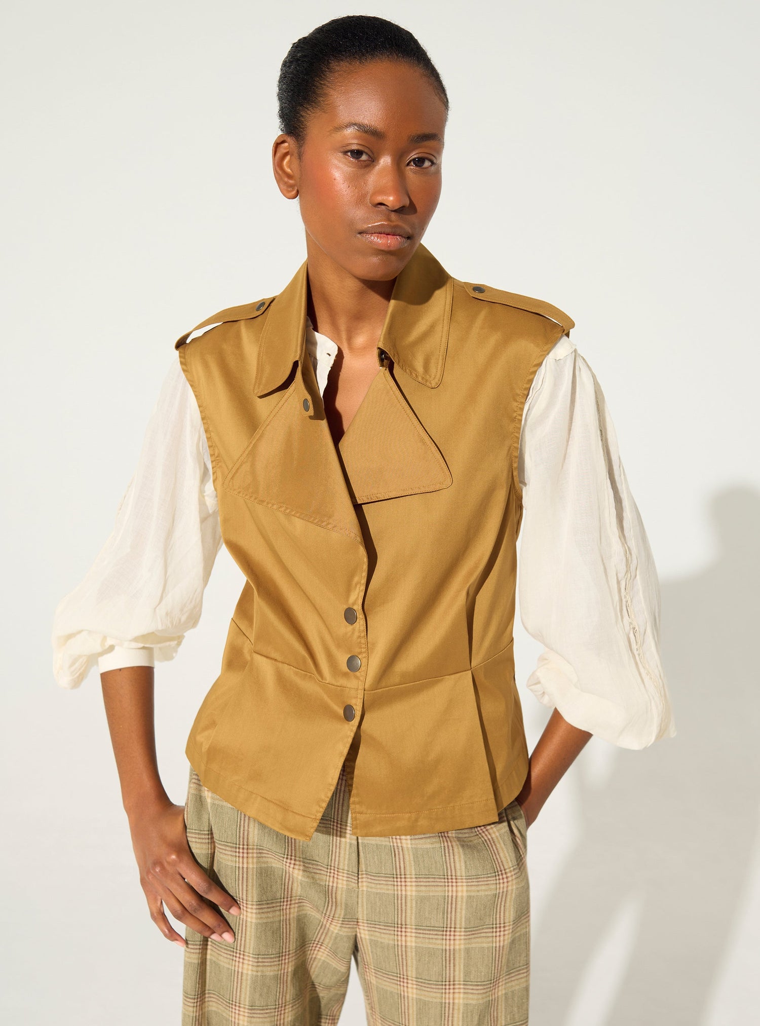 Brown cotton pleated fitted shirt