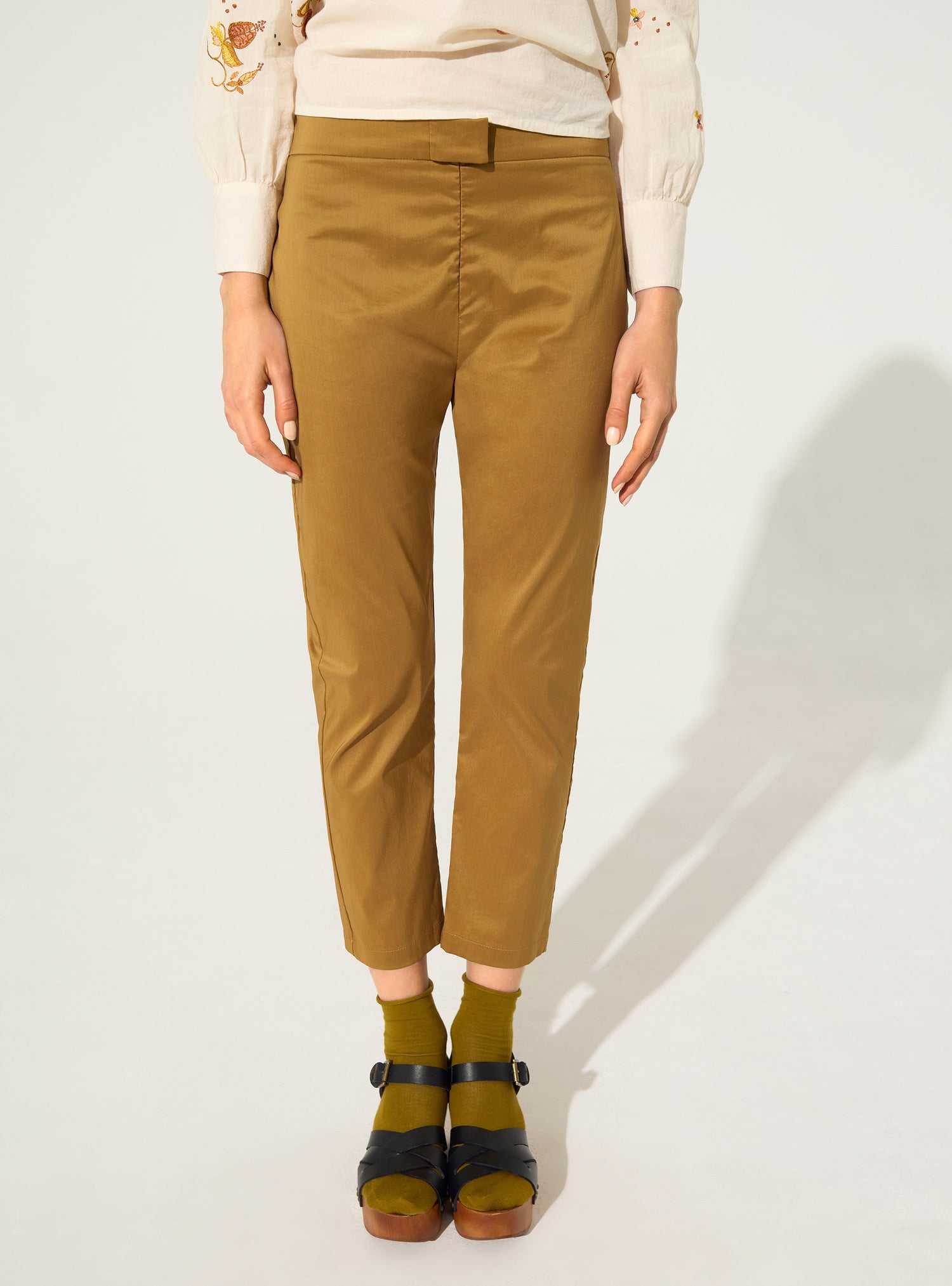 Brown cotton cropped pants