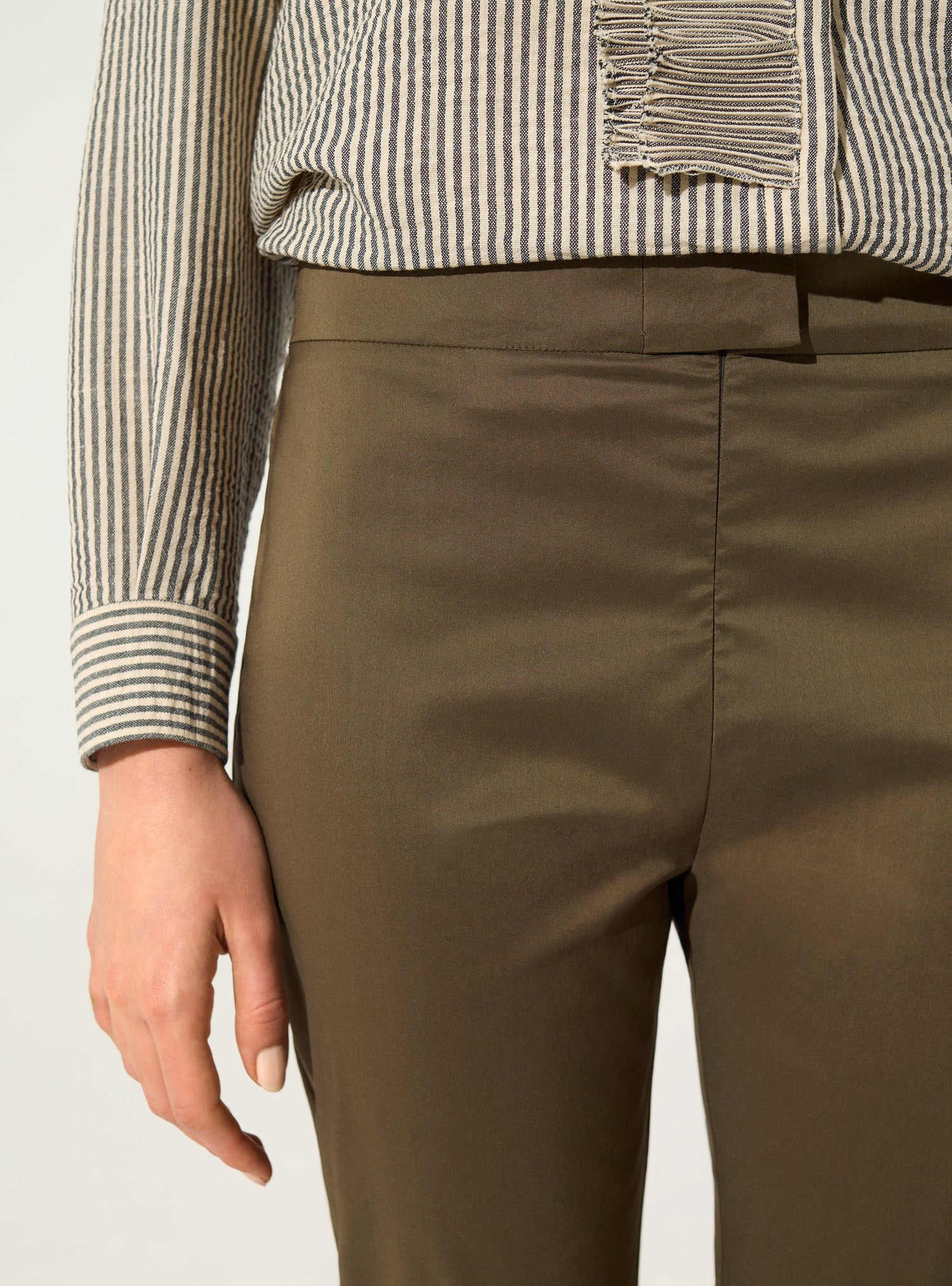 Khaki cotton cropped pants