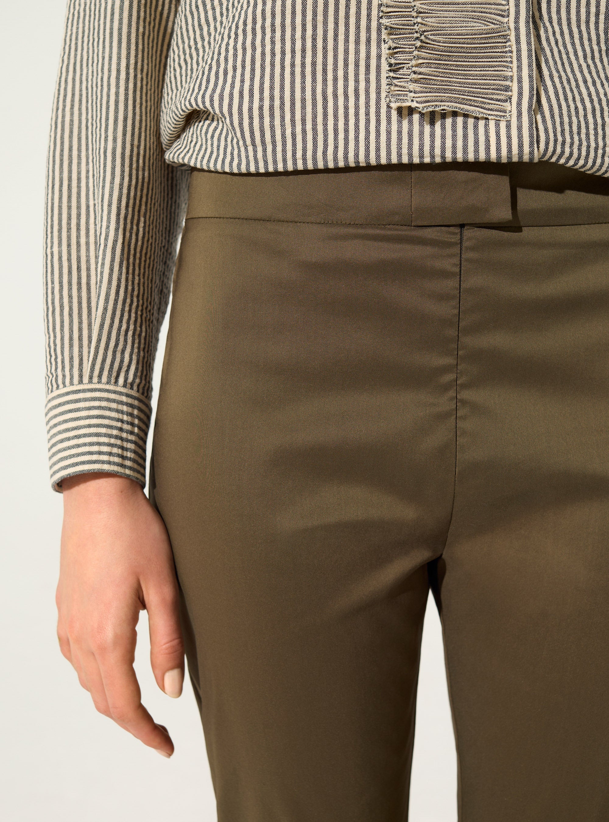 Khaki cotton cropped pants
