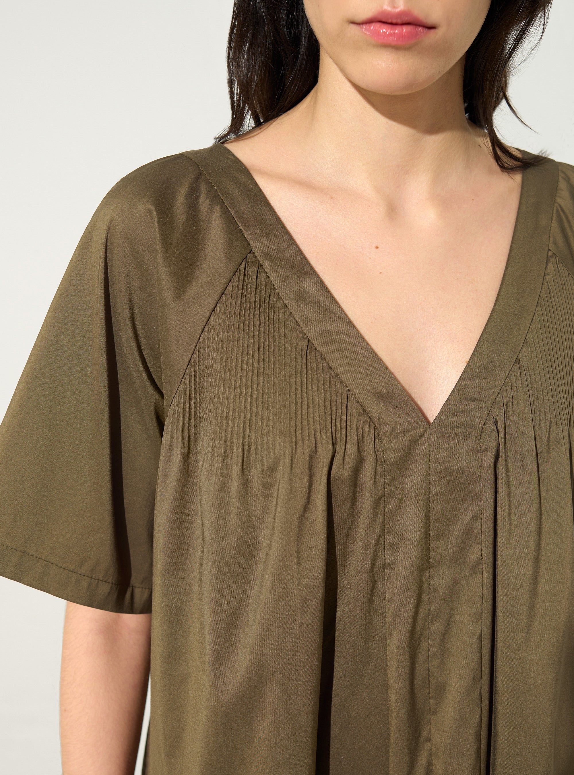 Khaki pleated short-sleeved dress