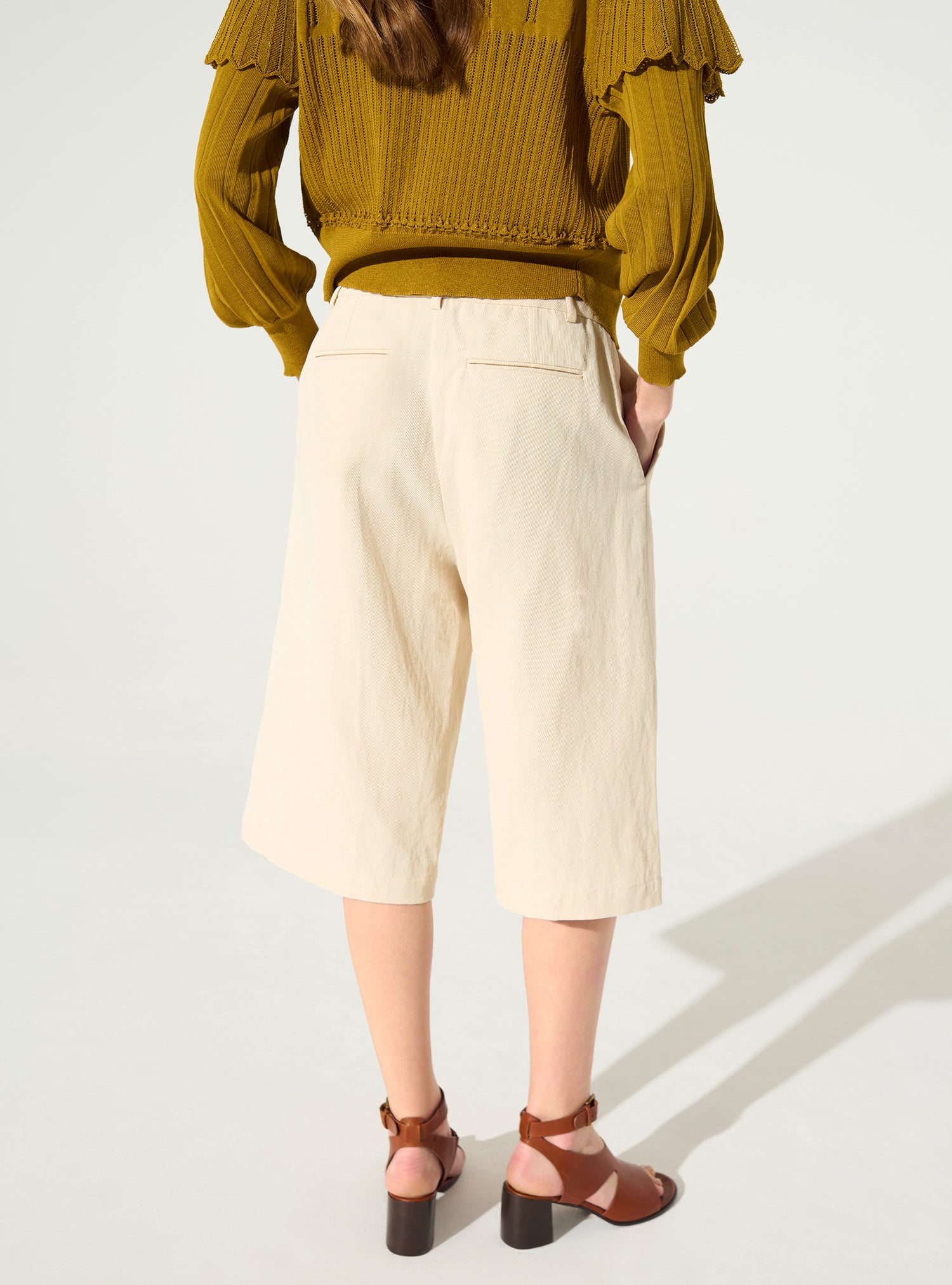 Bermuda shorts in cotton and white linen