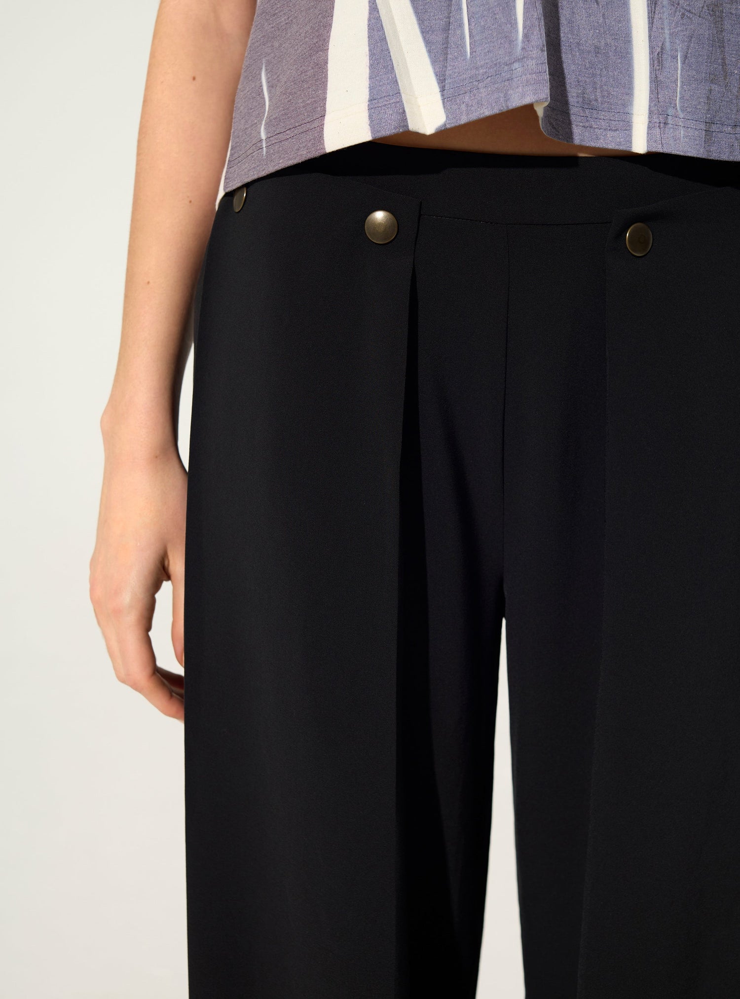 Black wide-leg trousers