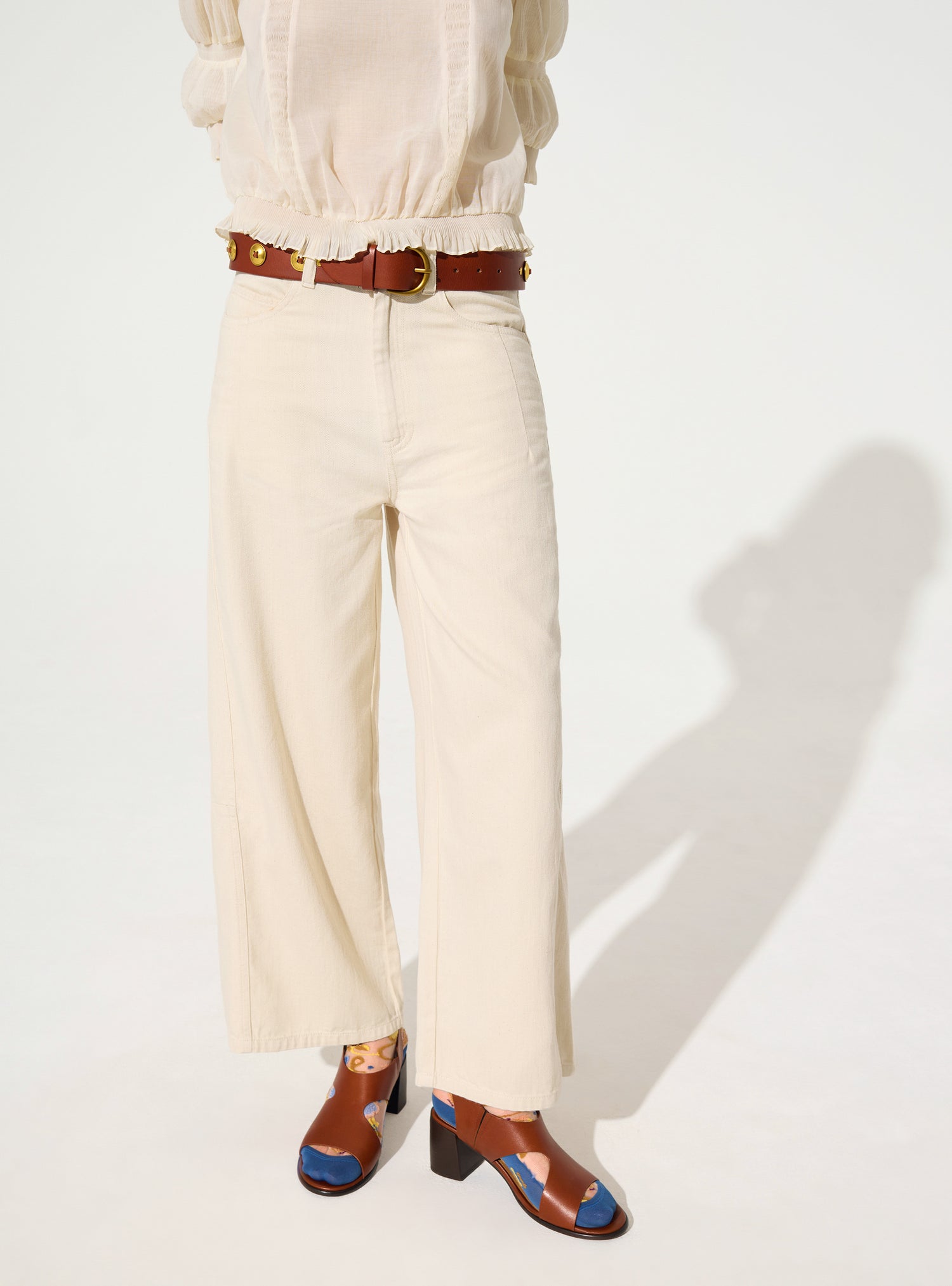 Ecru cotton jeans