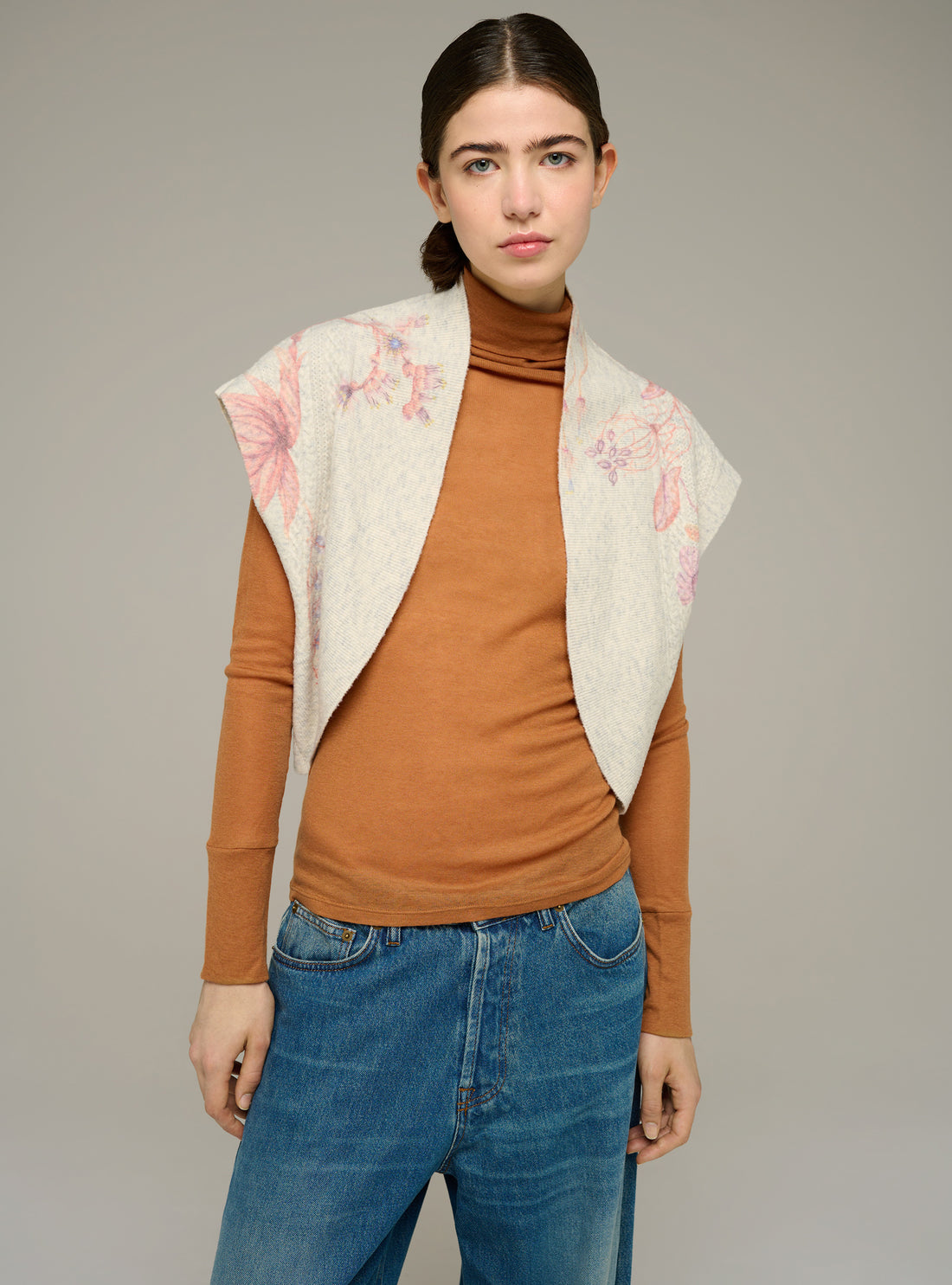 Printed sleeveless vest