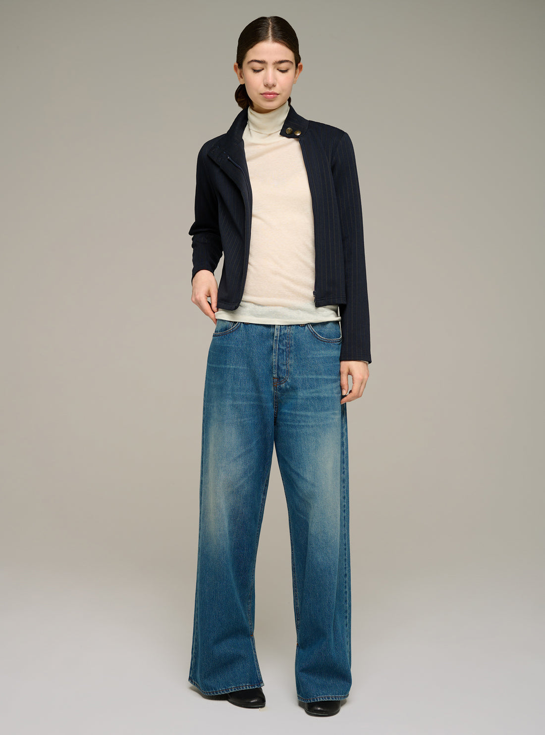 Fitted short knit jacket
