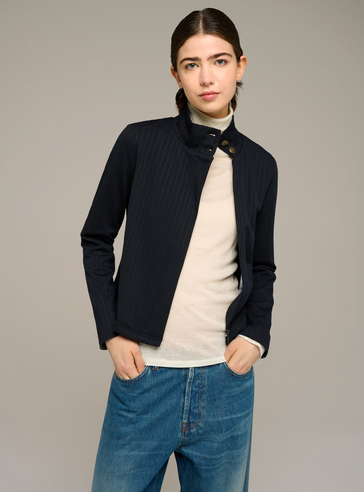 Fitted short knit jacket