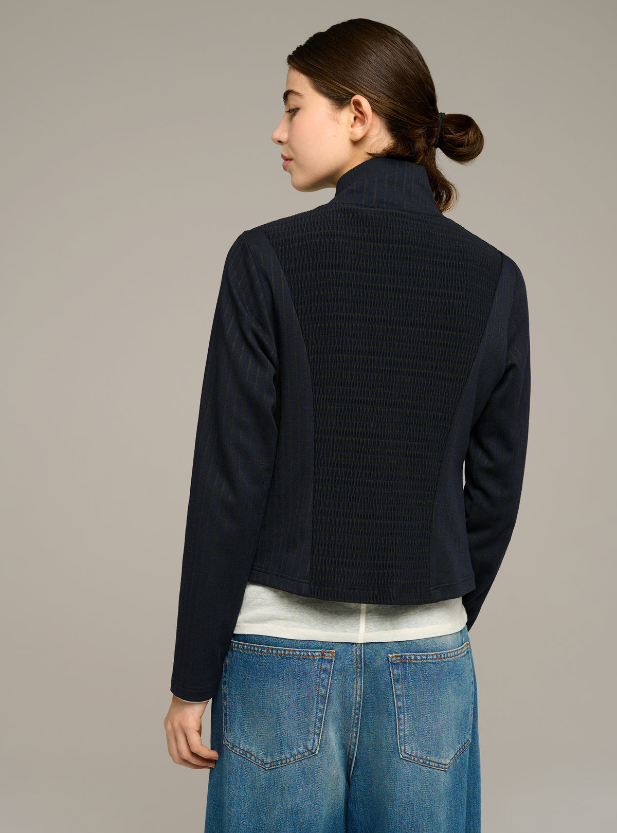 Fitted short knit jacket