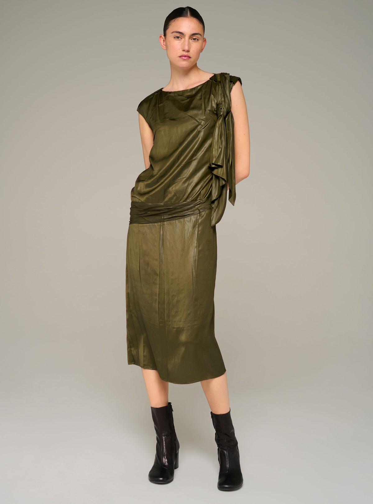 Cotélac Long pleated sleeveless dress