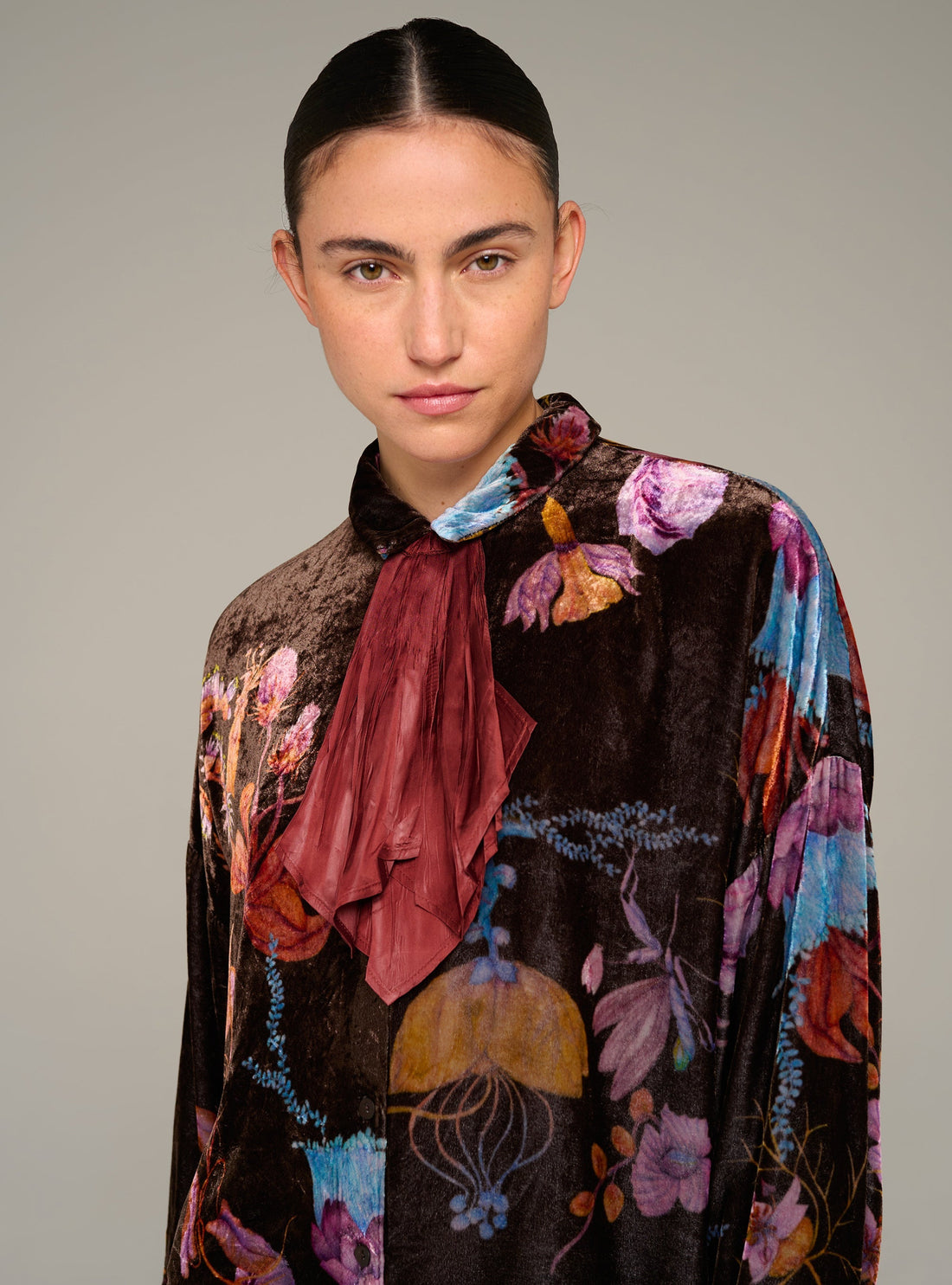 Cotélac Pleated jabot