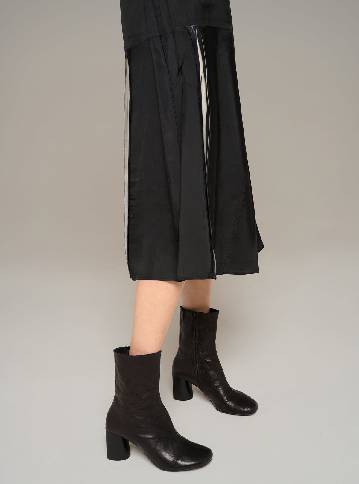 Cotélac Long short-sleeve V-neck dress