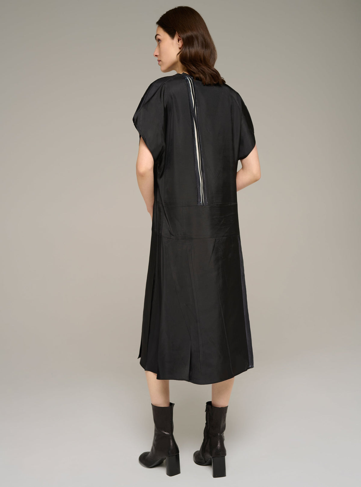 Cotélac Long short-sleeve V-neck dress