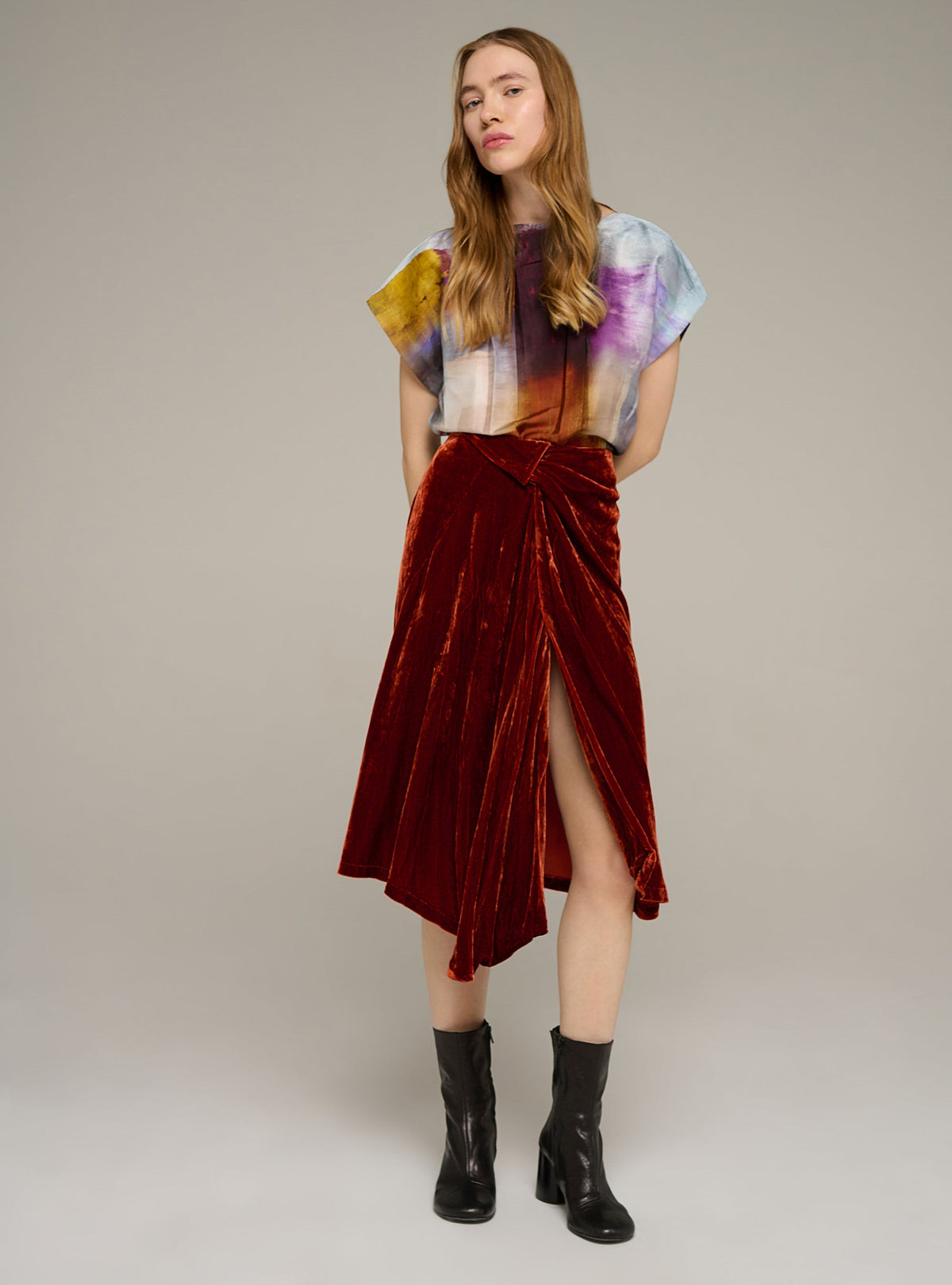 Cotélac Draped straight midi skirt in viscose-silk velvet