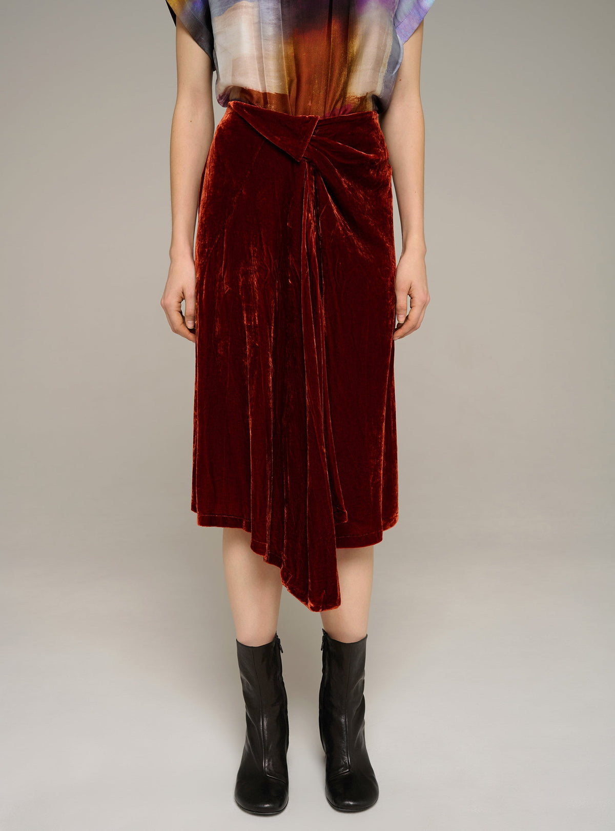 Cotélac Draped straight midi skirt in viscose-silk velvet