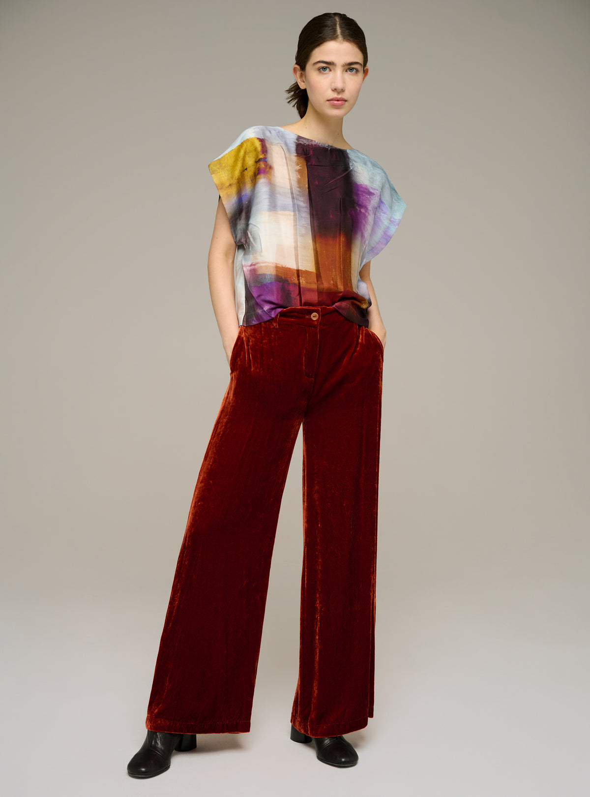 Wide-leg pants in viscose-silk velvet