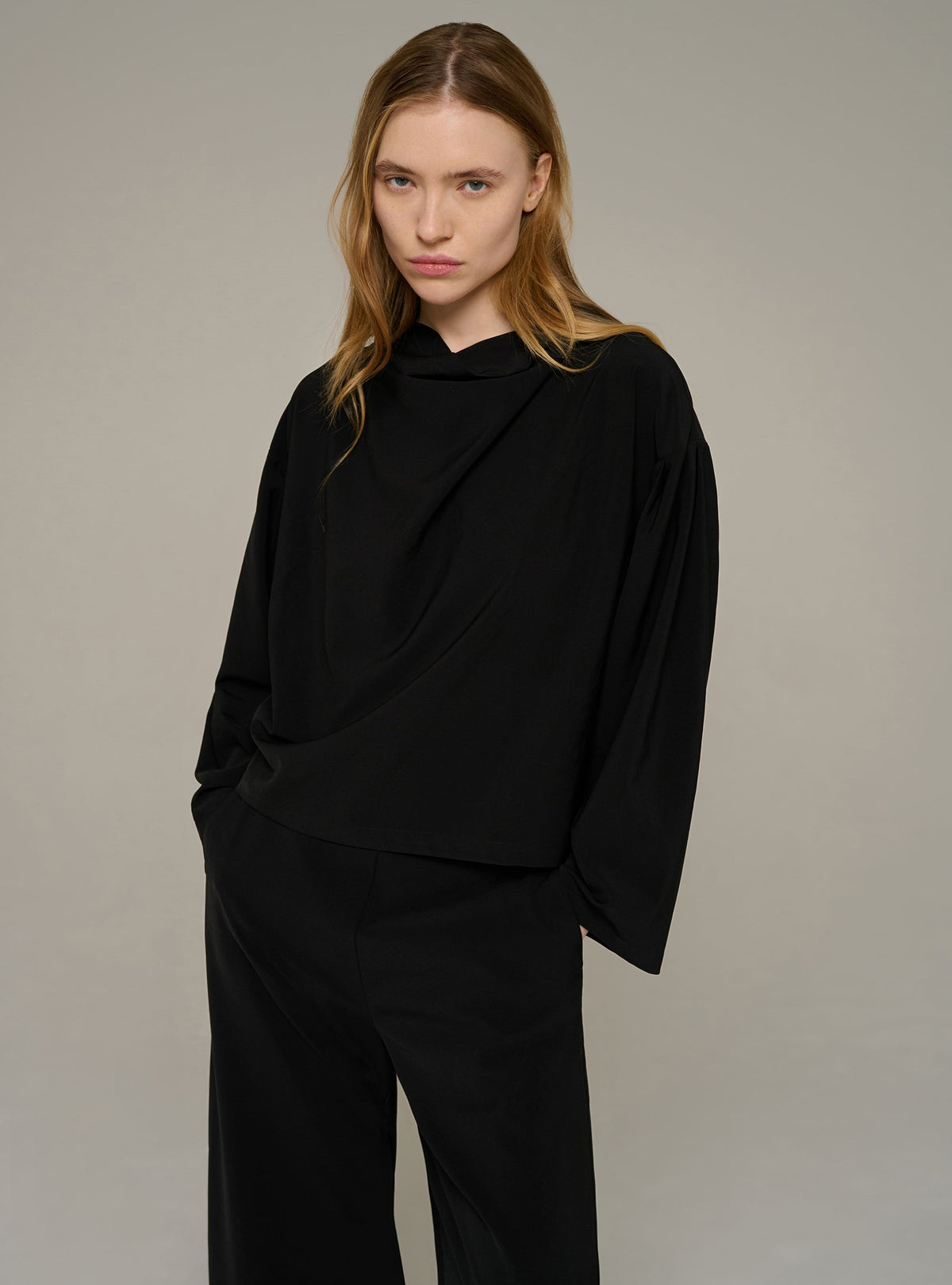 Cotélac Long-sleeve halter-neck blouse