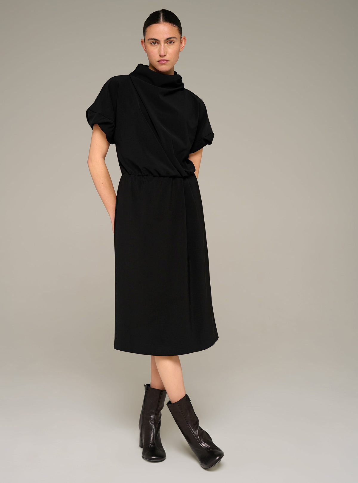Cotélac Short-sleeve straight midi dress