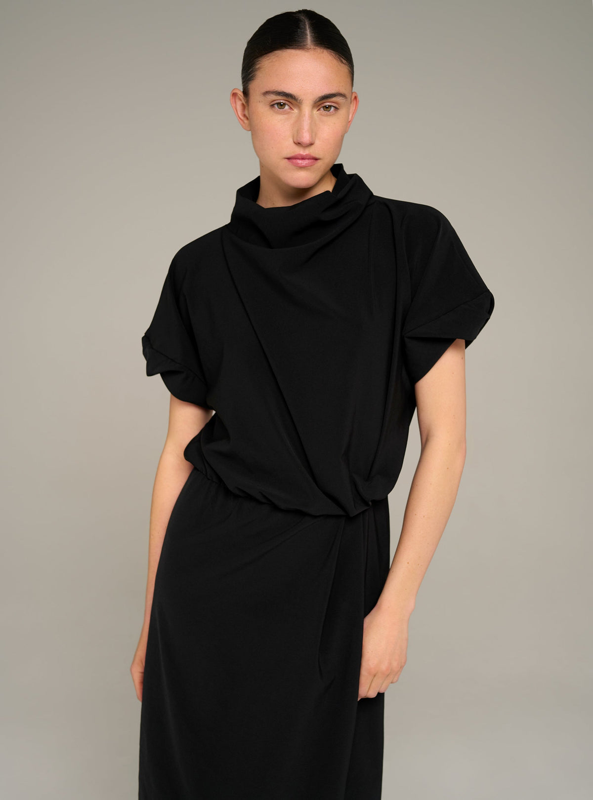 Cotélac Short-sleeve straight midi dress